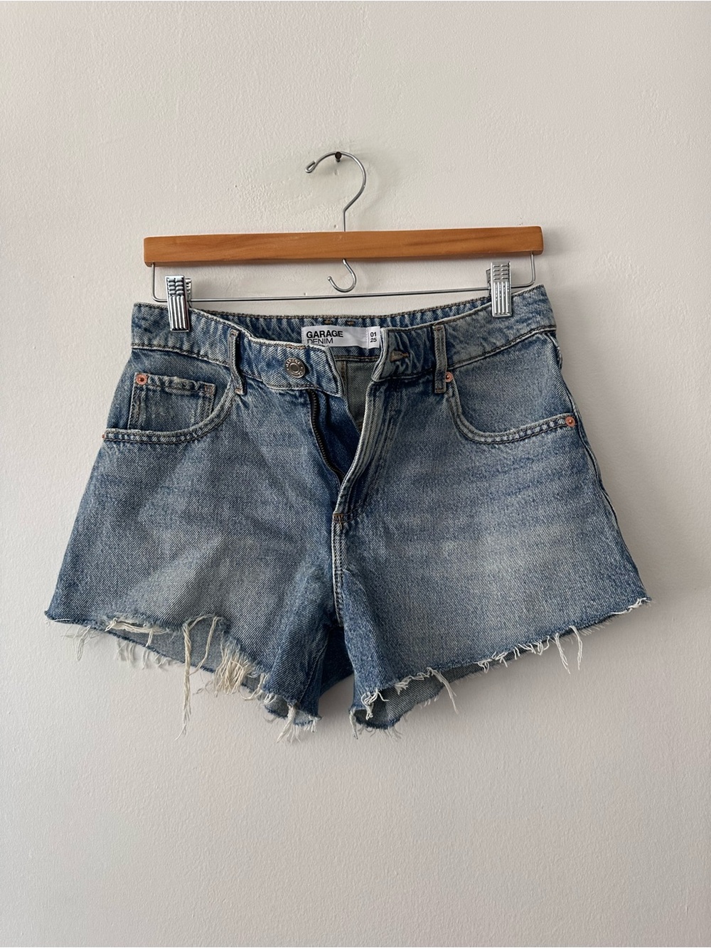 Garage Denim Shorts mid rise medium blue zip fly size 1/25